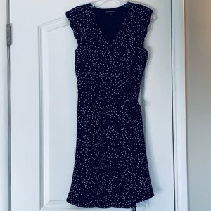 41 Hawthorne Myrtle Scallop Detail Wrap Dress